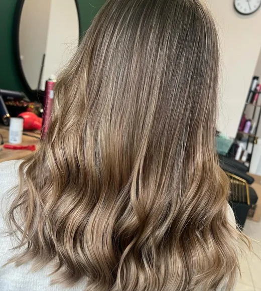 Airtouch, beżowy blond. Praca salonu Loca Loca w Krasnymstawie