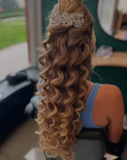 Fale objętościowe. Praca salonu Loca Loca w Krasnymstawie