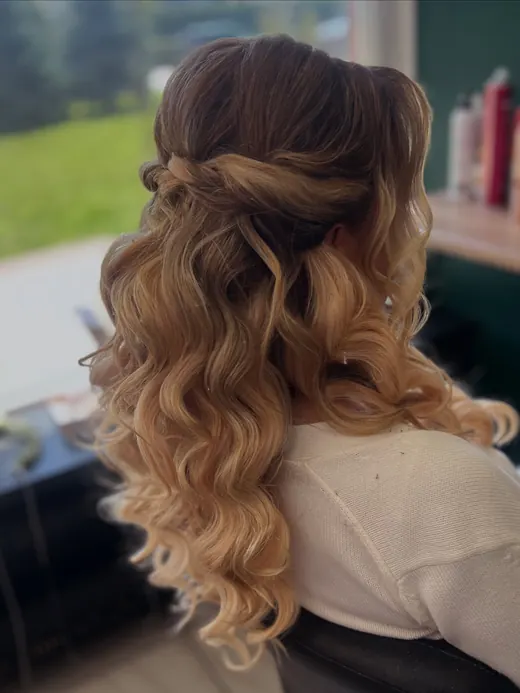 Fale objętościowe. Praca salonu Loca Loca w Krasnymstawie
